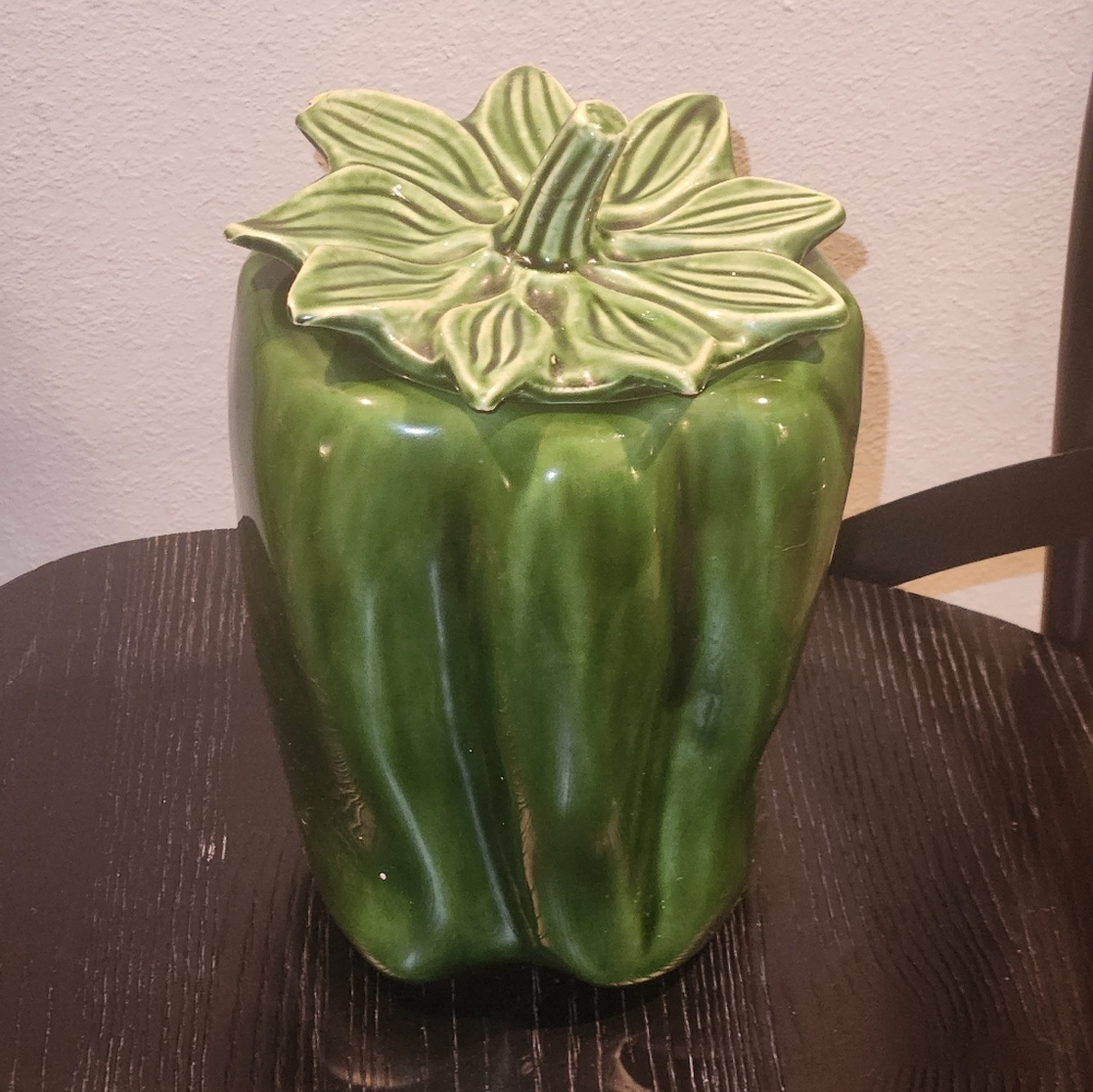 Vintage McCoy Green Bell Pepper Ceramic Jar #187